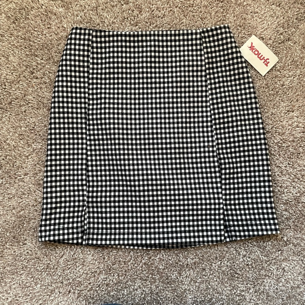 Black and white checkered mini skirt